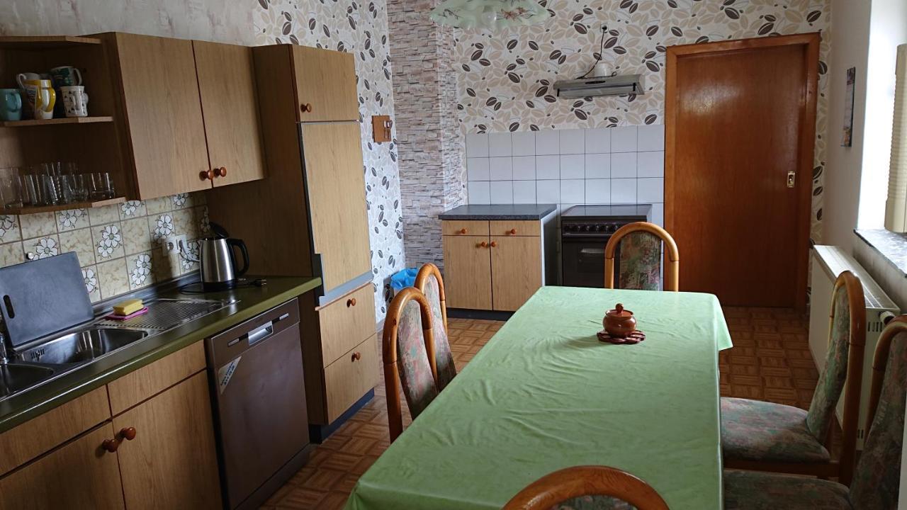 Ferienwohnung Linde - Marburg Biedenkopf Mit 5 Zimmer Und Balkon Frechenhausen エクステリア 写真