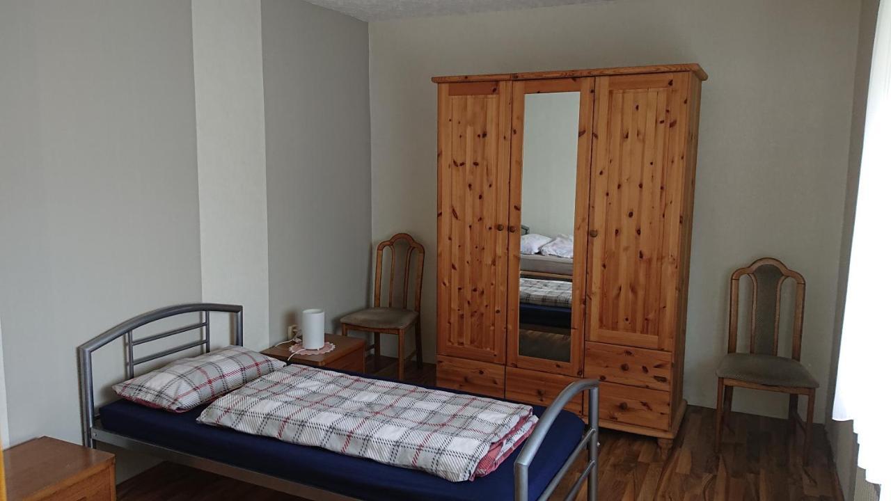 Ferienwohnung Linde - Marburg Biedenkopf Mit 5 Zimmer Und Balkon Frechenhausen エクステリア 写真